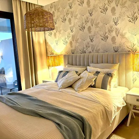 Coastal Elegance Retreat *