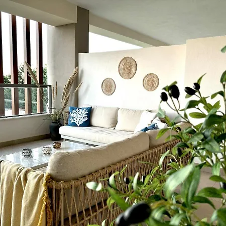 Apartment Coastal Elegance Retreat *