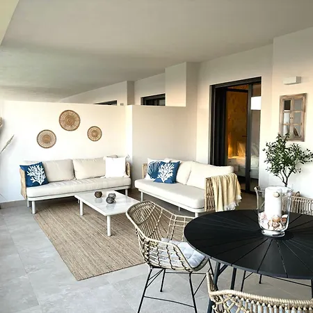 Coastal Elegance Retreat Apartment Casares